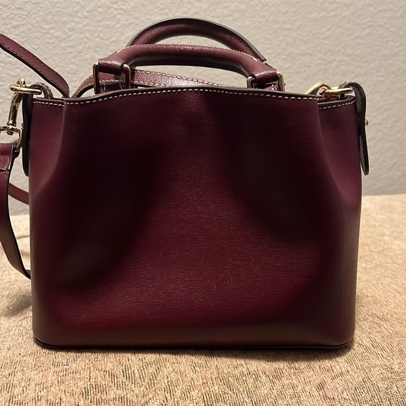 Unique curvy style Dooney & Bourke satchel - Picture 2 of 5